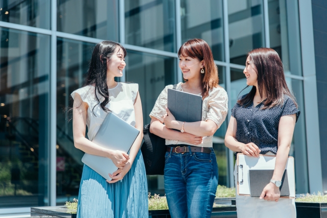 学校に通い、資格がとれます